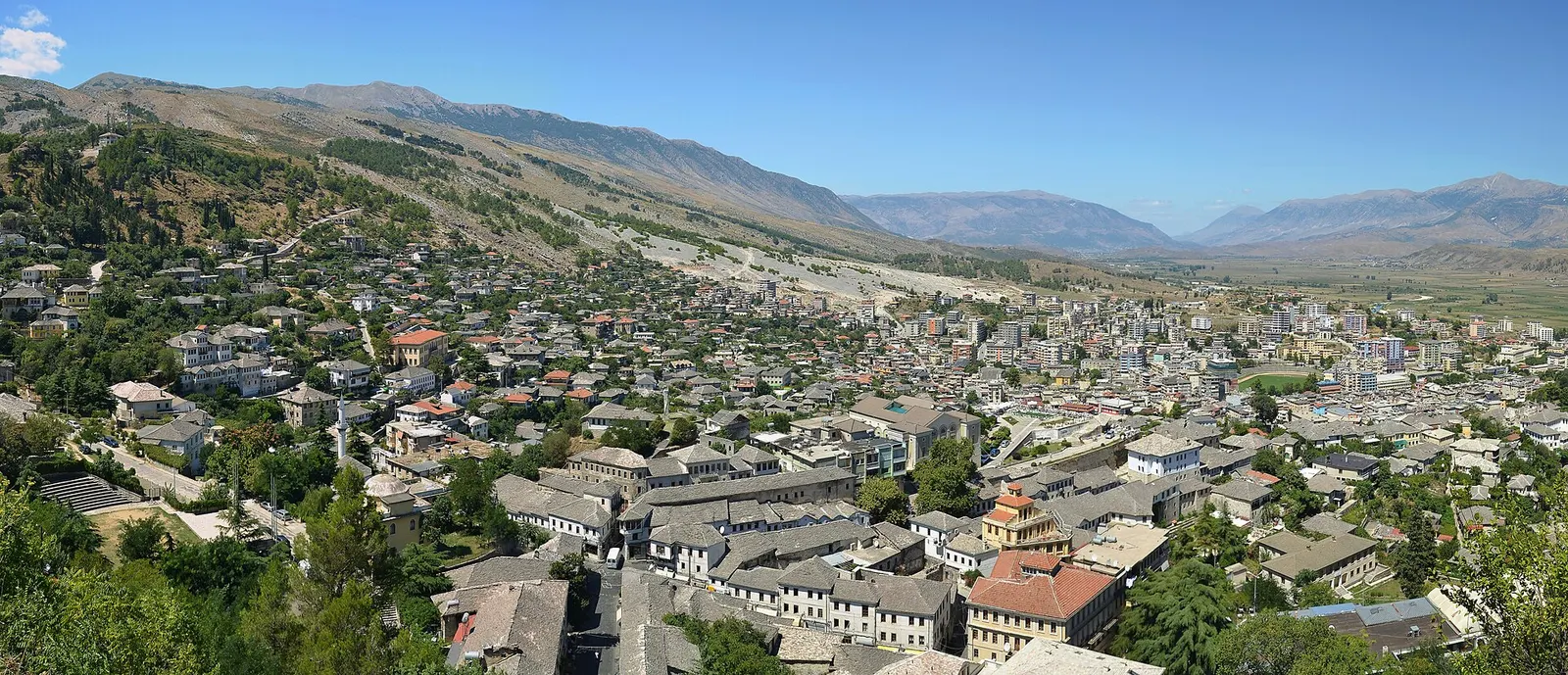 Gjirokastër and its valley